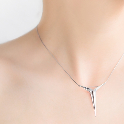 YOUNIVERSAL : SHARP, Pendant