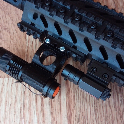 Lowered Fast Detach Rail Mount for Mini Cree Flashlight Torch